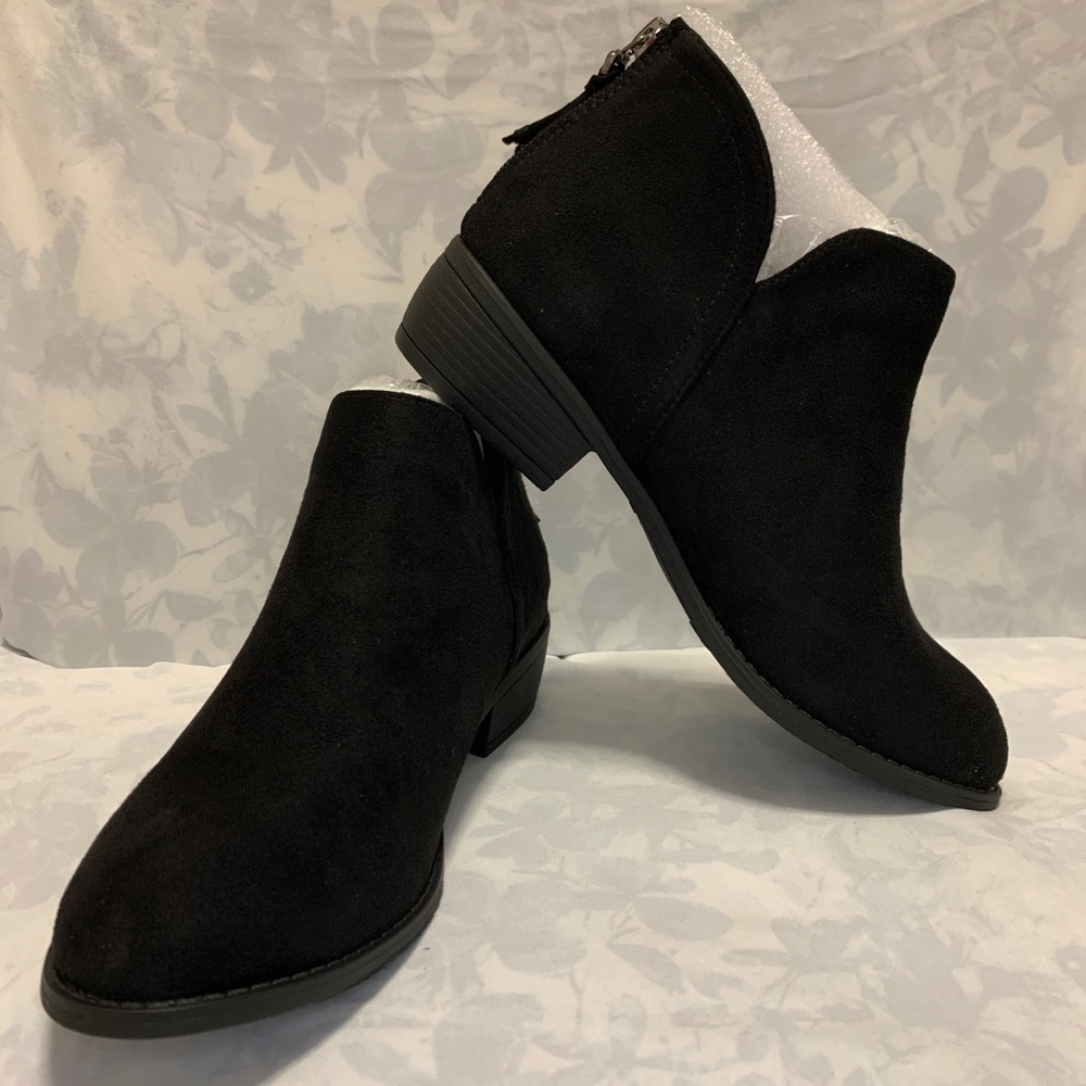 Block Heel Round-Toe Ankle Booties